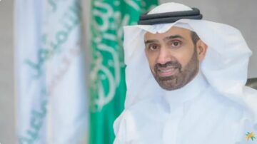 وزير الموارد البشرية يُصدر قراراً هاماً بتعديل تنظيم العمل المرن