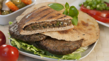 طريقة عمل الحواوشي بالـ 4 تريكات الخاصة بالمطاعم .. سر من أسرار المخبوزات المصرية