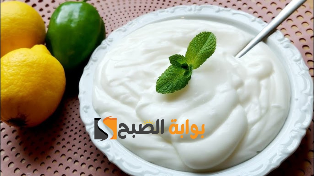 طريقة عمل الثومية بالنشا والزبادي على أصولها الوصفة الشامية