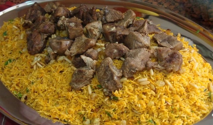 زهقتي من تكرار الأكل ومفيش جديد.. جربي طريقة عمل الكبسة باللحم الضاني وانسي اي طريقة تاني 2 زهقتي من تكرار الأكل ومفيش جديد.. جربي طريقة عمل الكبسة باللحم الضاني وانسي اي طريقة تاني
