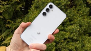 “محتار تشتري إيه؟”.. مقارنة كاملة بين هاتف Samsung Galaxy A55 وهاتف Xiaomi Poco F6 Pro