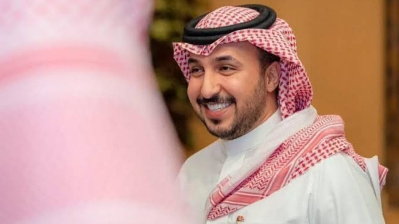 من هو إبراهيم المهيدب الرئيس الجديد لنادي النصر؟.. ورسالة أخيرة من مسلي آل معمر بعد 4 سنوات في النادي 5 من هو إبراهيم المهيدب الرئيس الجديد لنادي النصر؟.. ورسالة أخيرة من مسلي آل معمر بعد 4 سنوات في النادي