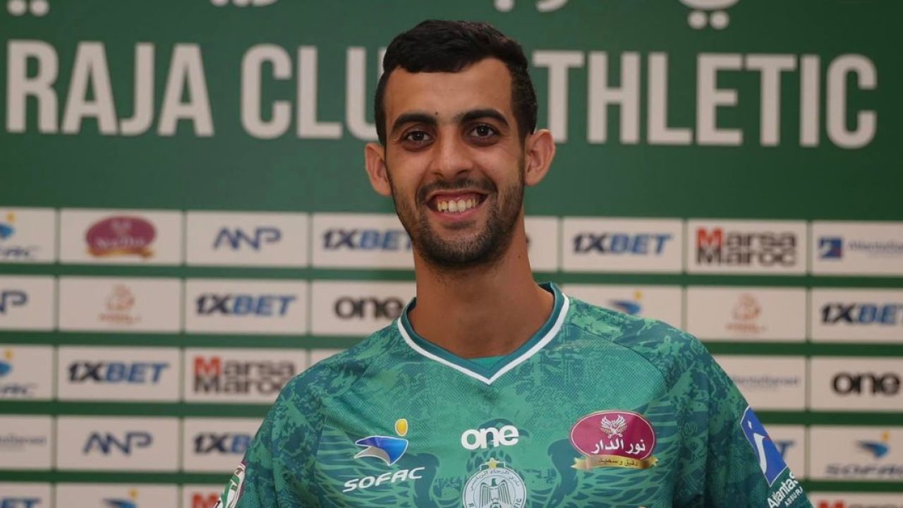 الأهلي يسعى للتعاقد مع يوسف بلعمري لتعويض غياب علي معلول 6 الأهلي يسعى للتعاقد مع يوسف بلعمري لتعويض غياب علي معلول