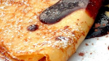 Arabic crepe with dates