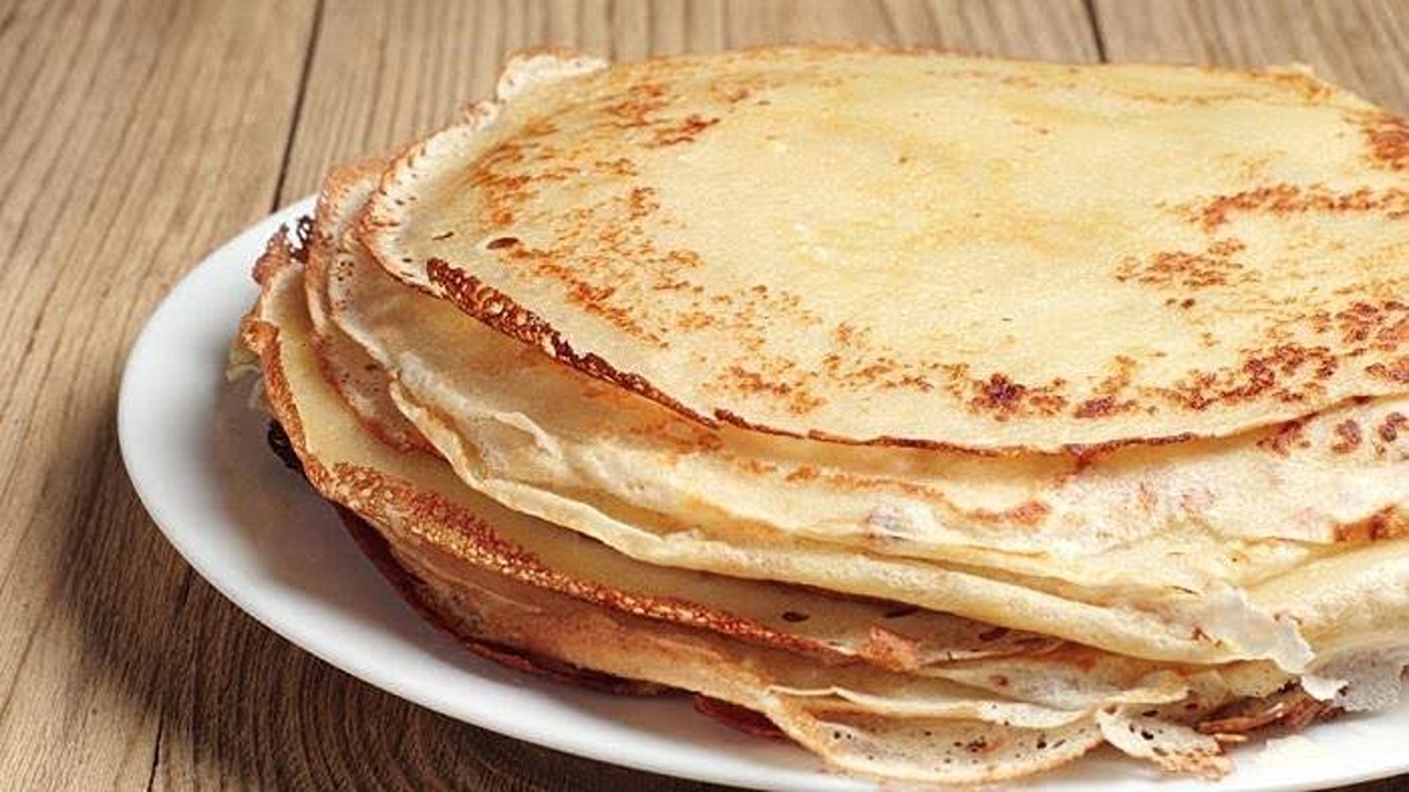 بمكونات بسيطة.. طريقة عمل الكريب الحادق الإقتصادي بأسهل الخطوات 5 بمكونات بسيطة.. طريقة عمل الكريب الحادق الإقتصادي بأسهل الخطوات