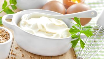 طريقة عمل الثومية السوري بطعم مميز مثل الجاهزة بأقل تكلفة في المنزل