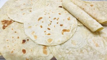 “بدون خميرة” طريقة عمل خبز التورتيلا في المنزل وعمل أفضل أنواع السندوتشات بطريقة المطاعم