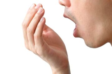 بمكونات طبيعية منزلية اقتصادية.. التخلص من رائحة الفم الكريهة وزودي ثقتك بنفسك 