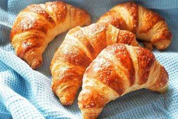 طريقة عمل الكرواسون في المنزل