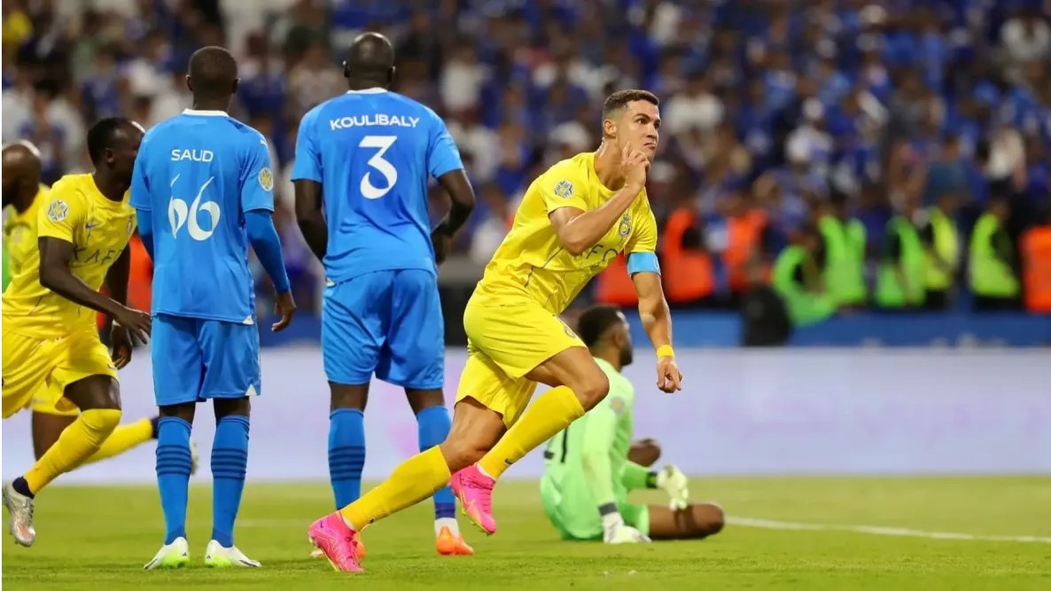لاعبا الدوري السعودي يصدمان مدرب منتخب البرتغال قبل انطلاق بطولة اليورو 2024 5 لاعبا الدوري السعودي يصدمان مدرب منتخب البرتغال قبل انطلاق بطولة اليورو 2024