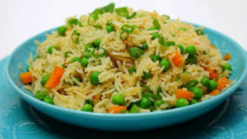طريقة عمل أرز بالخضار والسجق في المنزل بطعم لا يقاوم 