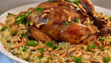 ما هي طريقة تحضير الدجاج المحشي بالأرز مثل المطاعم