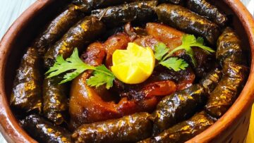 طريقة عمل طاجن ورق العنب بالكوارع بأسرار المطاعم الفاخمه
