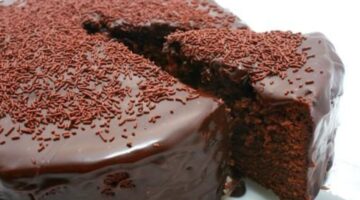 طريقة عمل كيكة الشوكولاتة بالصوص