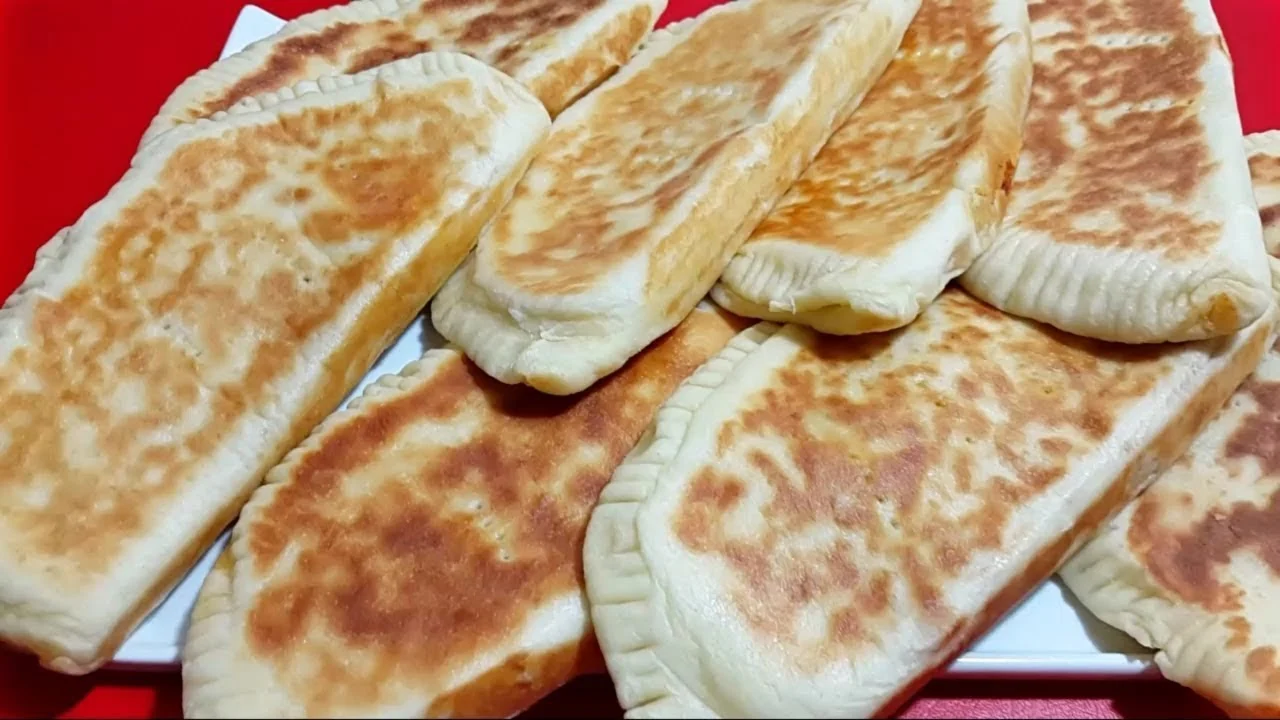 وصفة شهية بطعم رهيب وهتحضريها لأي وجبة فطائر الطاسة السريعة بحشوة الدجاج 2 وصفة شهية بطعم رهيب وهتحضريها لأي وجبة فطائر الطاسة السريعة بحشوة الدجاج