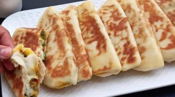 فطائر الطاسة محشية بالخضروات والجبنة