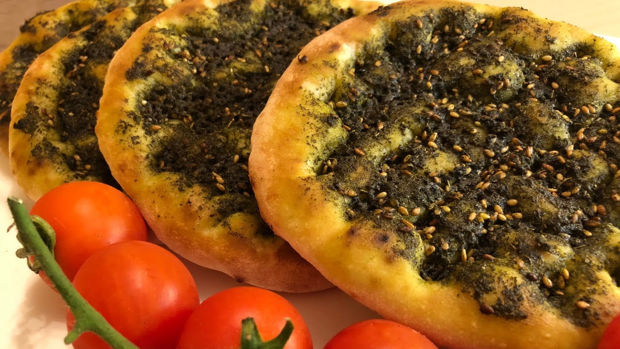 مكونات وكيفية تحضير مناقيش الزعتر لوجبة الإفطار 5 مكونات وكيفية تحضير مناقيش الزعتر لوجبة الإفطار