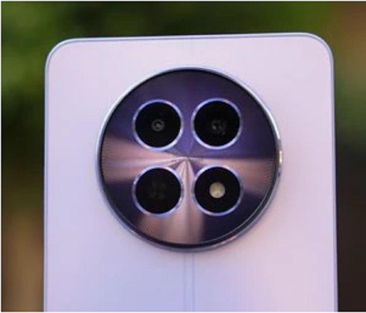 أداء رائع وتصميم أنيق.. هاتف Realme 12 5G بمواصفات فائقة وكاميرا خلفية 108 ميجابكسل وسعر مميز 7 أداء رائع وتصميم أنيق.. هاتف Realme 12 5G بمواصفات فائقة وكاميرا خلفية 108 ميجابكسل وسعر مميز