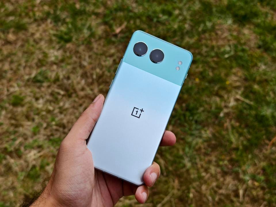 معالج قوي مناسب للالعاب الثقيلة وكاميرا خلفية ذات زوم جبار.. اليكم الهاتف الجديد OnePlus Nord 4