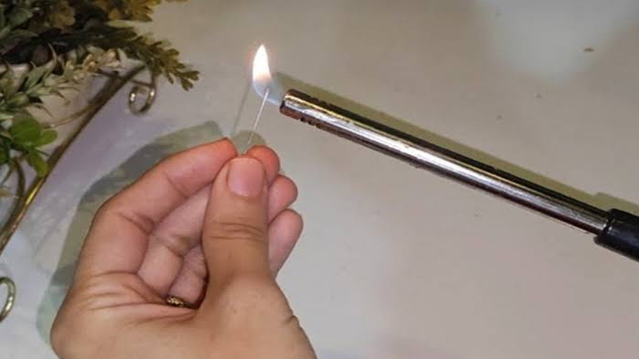 حيلة عبقرية.. سخني الدبوس على الولاعة بهذه الطريقة ستحل أكبر مشاكلك في البيت