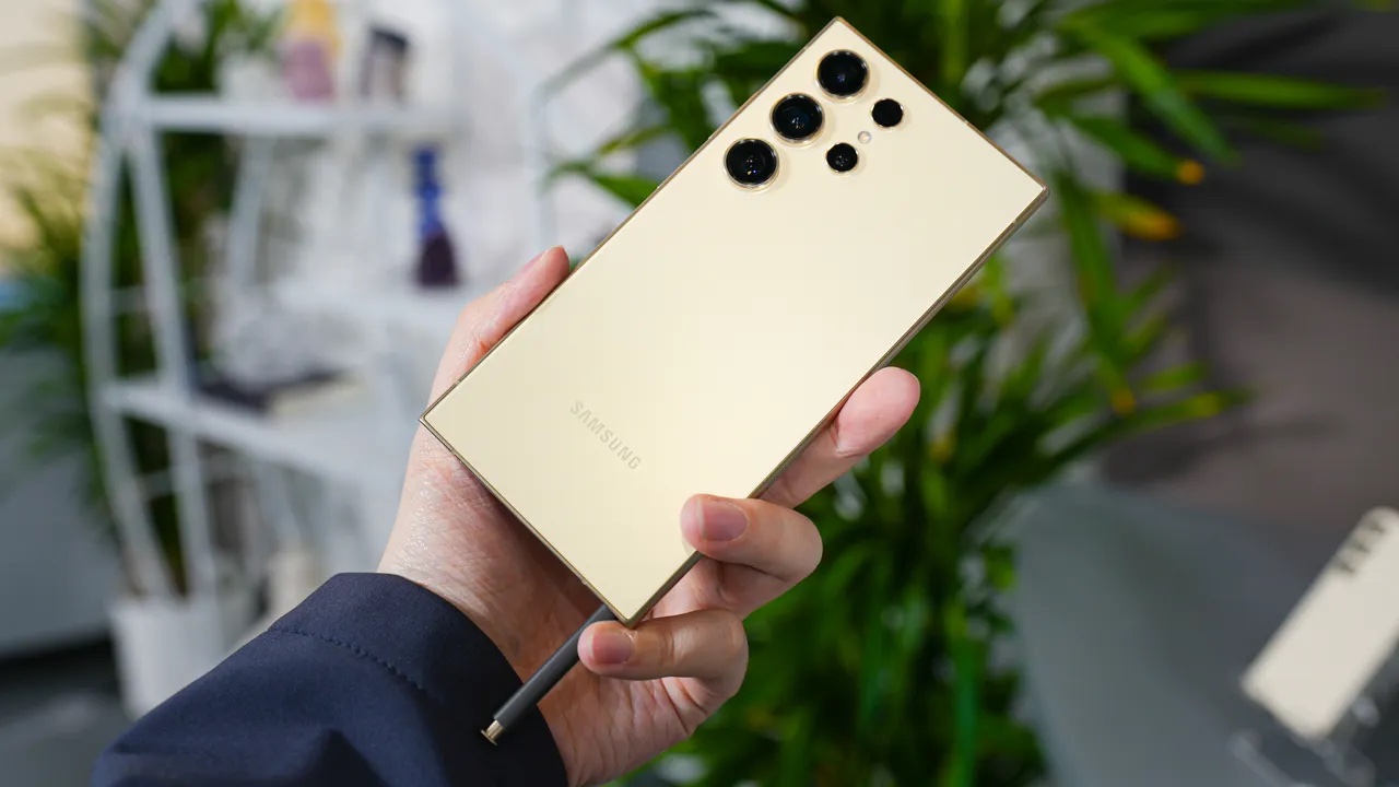 "وفر 800 ريال وجدد جوالك الآن".. عرض كبير من مكتبة جرير السعودية على هاتف Samsung Galaxy S24 Ultra مع إمكانية التقسيط 5 “وفر 800 ريال وجدد جوالك الآن”.. عرض كبير من مكتبة جرير السعودية على هاتف Samsung Galaxy S24 Ultra مع إمكانية التقسيط