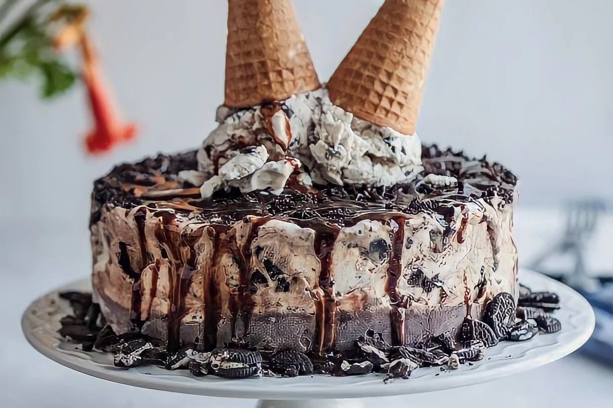 بكل سهولة وبخطوات مضمونة .. طريقة عمل تورتة الأيس كريم في المنزل بطعم ونكهة مميزة 