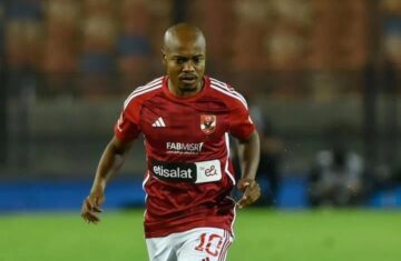 موقف بيرسي تاو من مواجهة الأهلي امام طلائع الجيش في الدوري المصري
