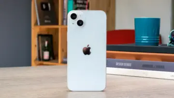 “عرض خيالي للسعوديين على هاتف آبل”.. مكتبة جرير تعلن عن عرض على هاتف iPhone 14 Plus بخصم أكثر من 1300 ريال