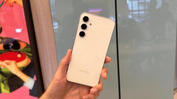 “فرصة للسعوديين”.. جرير توفر عرض خيالي على هاتف Samsung Galaxy S23 في السعودية بخصم 42% من سعر الهاتف الرسمي
