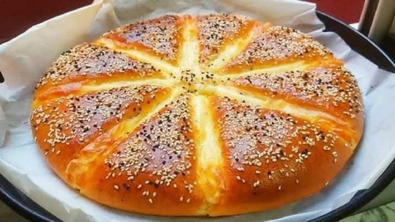 فطيرة الجبنة واللانشون من بواقي الثلاجة حضري أحلى غدا وعشا سريع ومميز