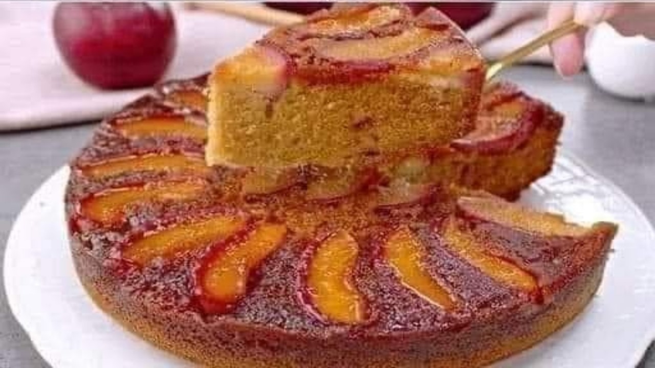 بدون زبدة حضري كيكة التفاح بمكونات بسيطة وطعم رائع في 10 دقايق