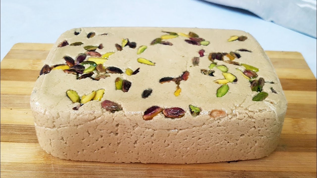 بكل سهولة وبأقل التكاليف اعملي الحلاوة الطحينية في البيت بطعم لذيذ أحلى من الجاهزة