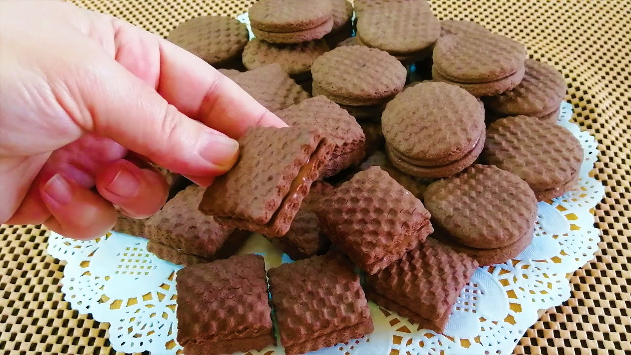 بدون حليب ولا بيض اعملي بسكويت الكاكاو لأطفالك في المنزل بمكونات اقتصادية