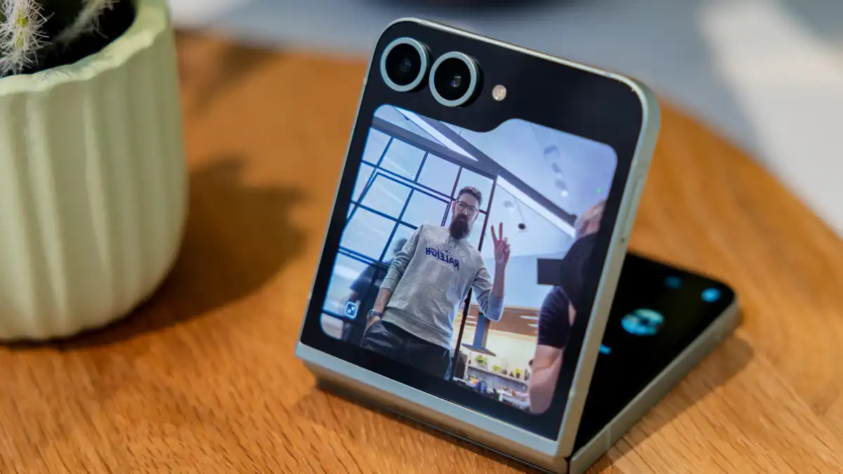 هدية بـ 149 ريال مع galaxy z fold 6| هتوفر كتير مع أقوى عروض جرير للهواتف والأجهزة الإلكترونية 7 هدية بـ 149 ريال مع galaxy z fold 6| هتوفر كتير مع أقوى عروض جرير للهواتف والأجهزة الإلكترونية