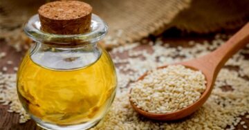 زيت السمسم: الإكسير الطبيعي للحيوية والجمال والصحة الداخلية والخارجية