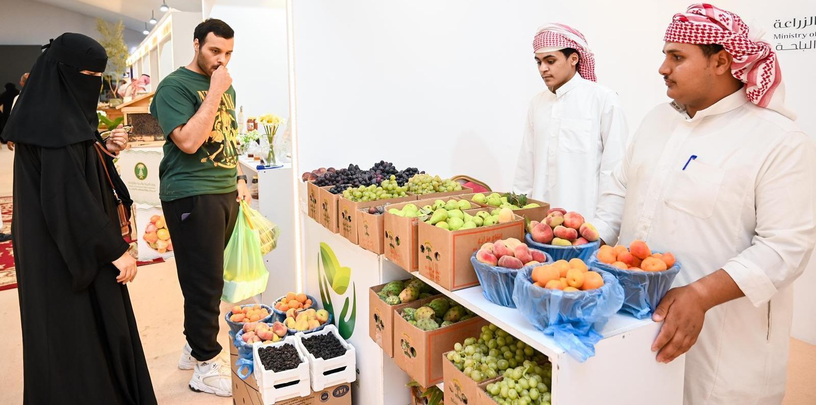 بدء فعاليات مهرجان”خيرات الباحة” وسط سعادة من المشاركين