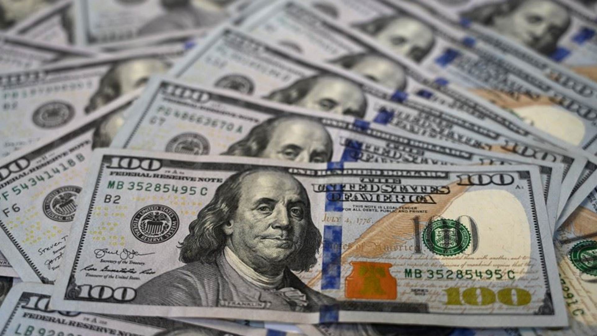 "الدولار بكام".. تعرف على أسعار الدولار اليوم الأربعاء 10 يوليو في مختلف البنوك المصرية 6 “الدولار بكام”.. تعرف على أسعار الدولار اليوم الأربعاء 10 يوليو في مختلف البنوك المصرية