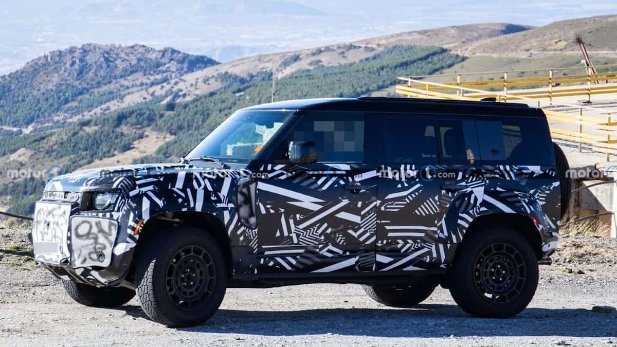مواصفات لاند روفر ديفندر SVX 2024