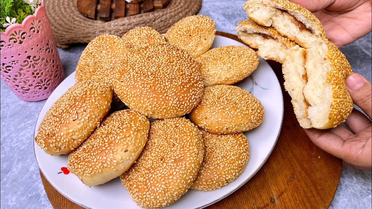 بخطوات سهلة.. طريقة عمل قرص السمسم الطرية مثل الأفران بمكونات اقتصادية متوفرة في البيت 5 بخطوات سهلة.. طريقة عمل قرص السمسم الطرية مثل الأفران بمكونات اقتصادية متوفرة في البيت