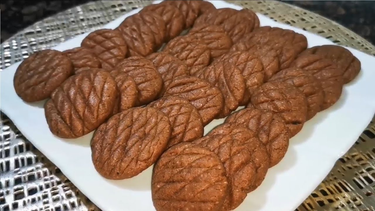 بمذاقه الغني طريقة عمل بسكويت الكاكاو اللذيذ .. وصفة سهلة وسريعة في المنزل