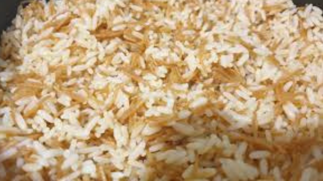 رز بالشعرية على اصوله.. طريقة عمل الأرز بالشعرية في المنزل بطعم لا يقاوم