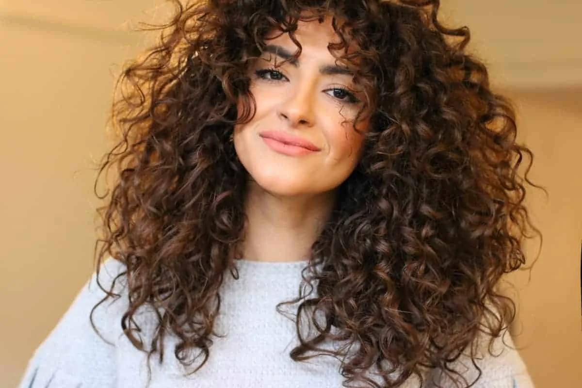 من غير حرارة.. خلطات طبيعية لشعر كيرلي لإطلاله ولا أجمل وبمكونات بسيطة وسهلة التحضير