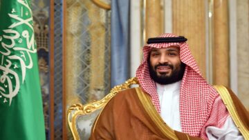 عاجل.. رفع سن التقاعد إلى 65 سنة في السعودية لهذه الفئات