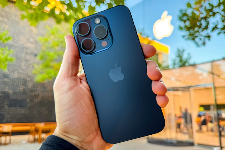 "إمكانيات جبارة".. إليك مواصفات هاتف آبل iPhone 15 Pro والسعر الرسمي للهاتف في مصر والسعودية 6 “إمكانيات جبارة”.. إليك مواصفات هاتف آبل iPhone 15 Pro والسعر الرسمي للهاتف في مصر والسعودية