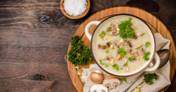 طريقة عمل شوربة المشروم بالخضار بمذاق لذيذ
