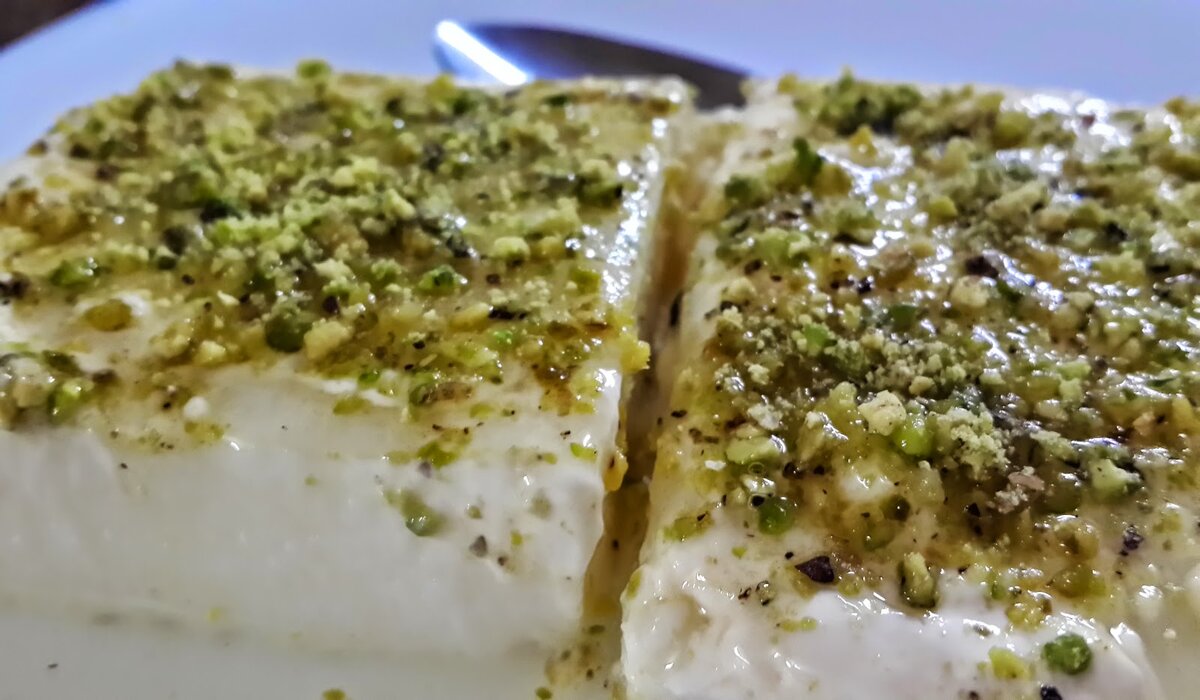 طريقة عمل حلوى ليالي لبنان بالسميد بخطوات سريعة ومكونات بسيطة