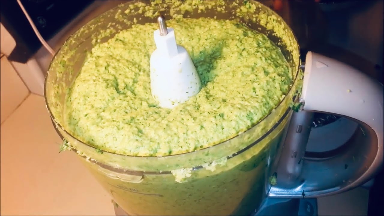 طريقة عمل عجينة الطعميه او الفلافل في المنزل بأقل تكلفة وبكمية كبيرة وطريقة التخزين في الفريزر 5 طريقة عمل عجينة الطعميه او الفلافل في المنزل بأقل تكلفة وبكمية كبيرة وطريقة التخزين في الفريزر