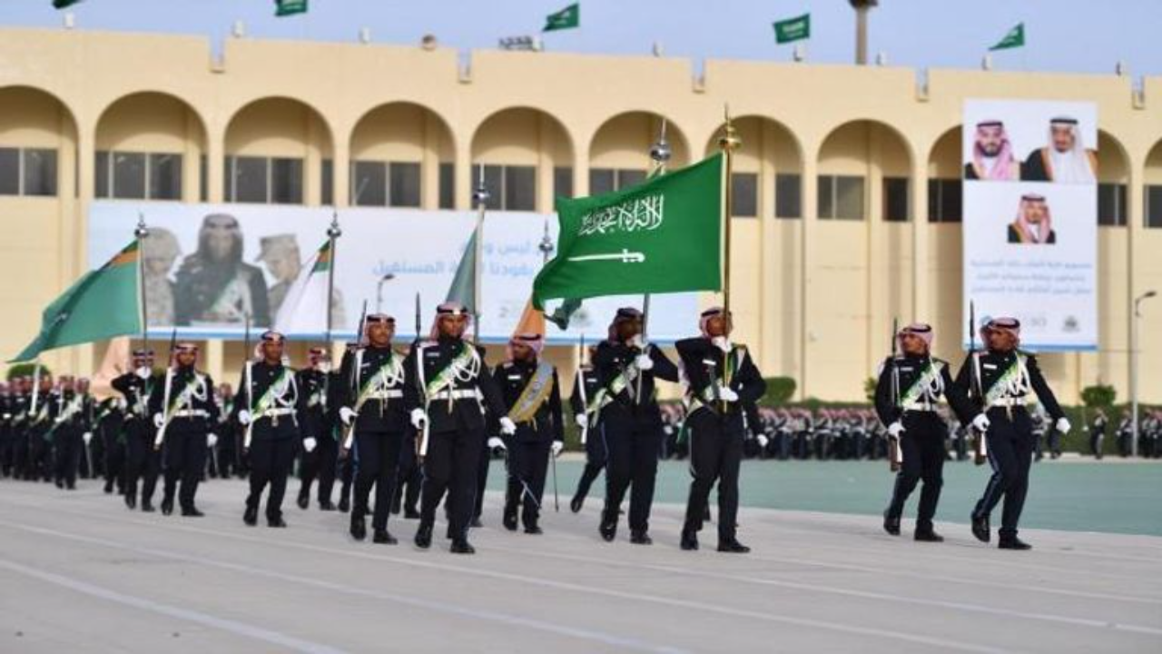 شروط العمر للتسجيل في كلية الملك خالد للجامعيين العام الدراسي 1446 