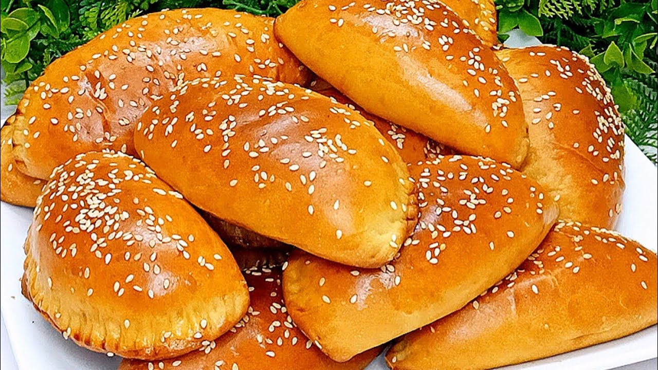 استمتعي بألذ فطار منزلي .. فطائر قطنية بمكونات بسيطة بطعم شهي وقوام طري بجانب الحليب والشاي