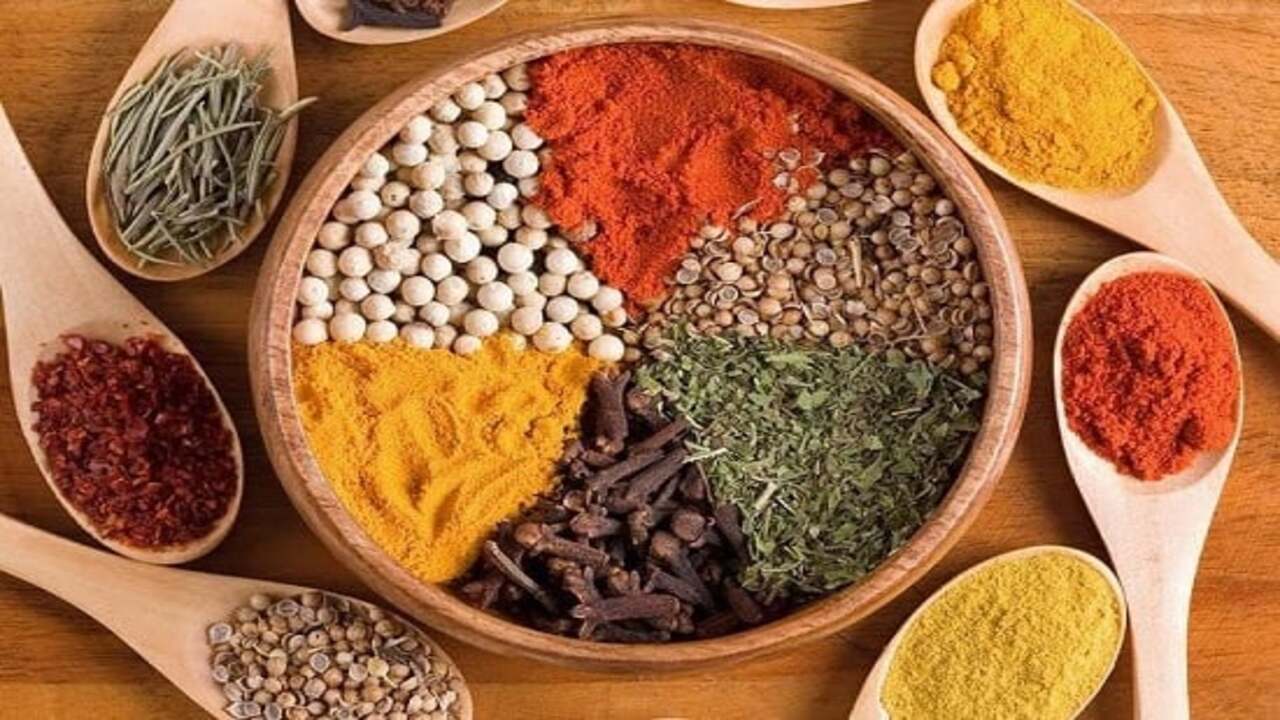 طريقة عمل خلطة السبع بهارات في البيت بطعم ونكهة قوية ومميزة بأسرار العطارين